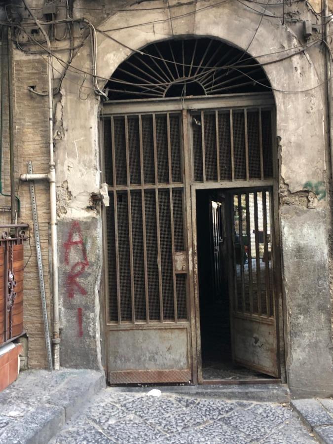 Il Basso Della Nonna Наполи Екстериор снимка